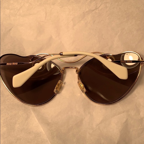 Miu Miu Butterfly Made in Italy hardly preloved - Picture 13 of 16
